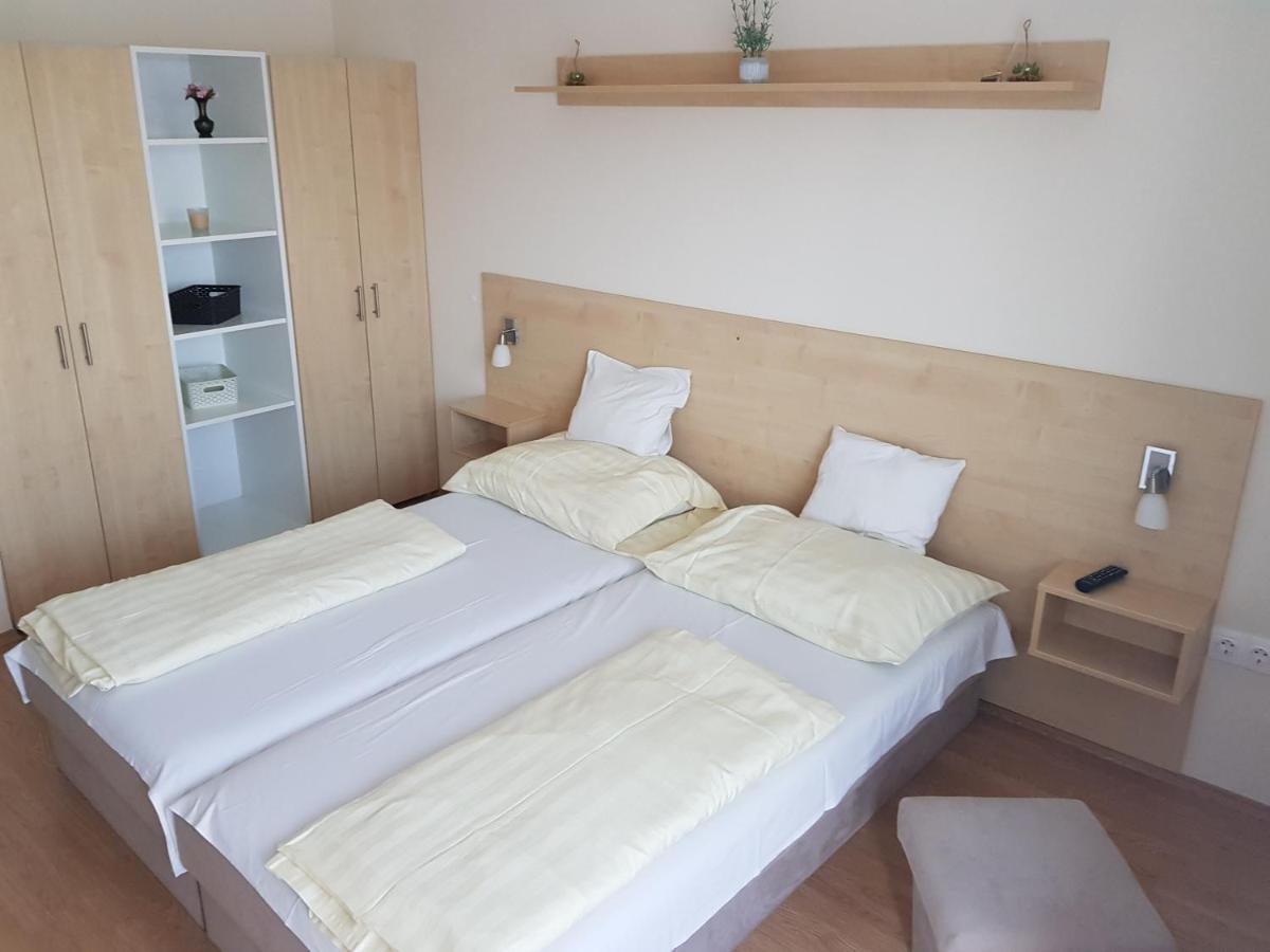 Szaloky Apartmanhaz Gyenesdias Exterior photo