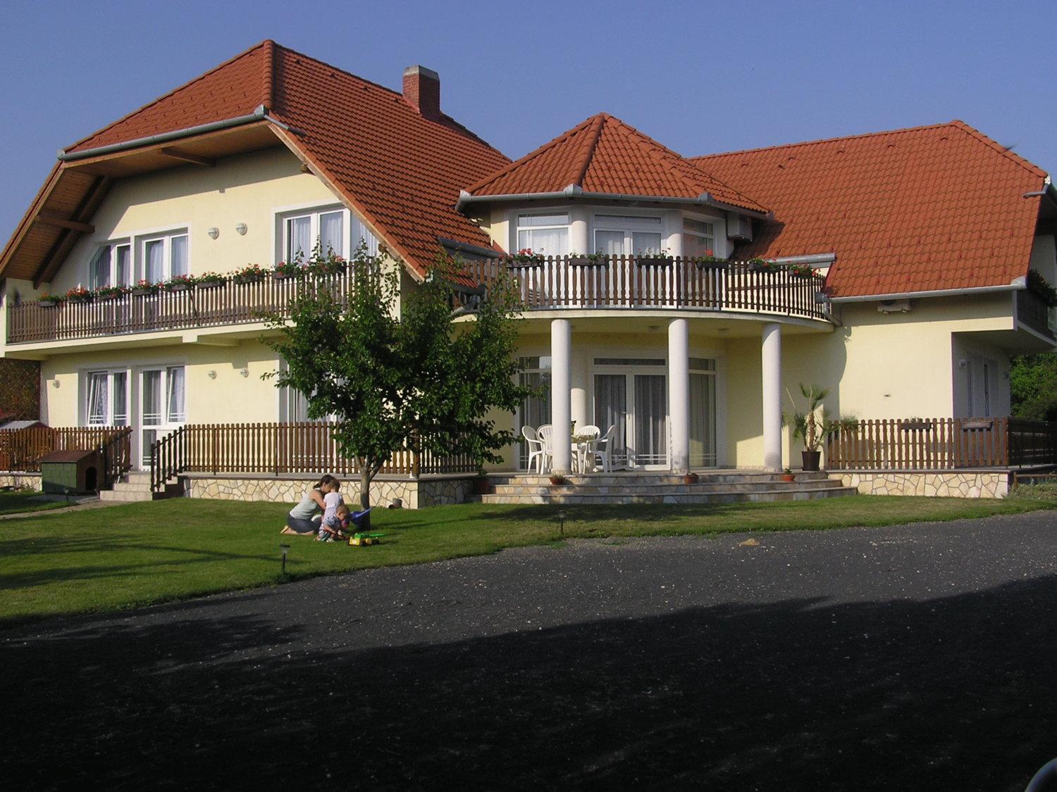 Szaloky Apartmanhaz Gyenesdias Exterior photo
