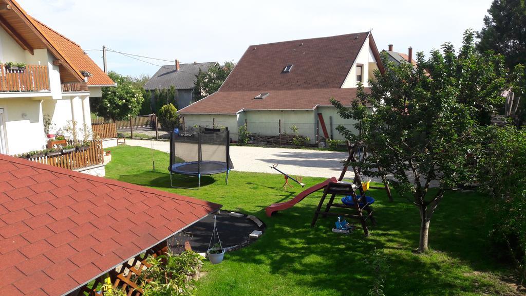 Szaloky Apartmanhaz Gyenesdias Exterior photo